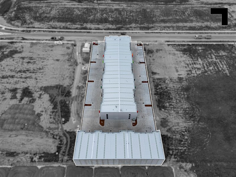 Evelyn Business Park/33 Axis Boulevard, Officer South