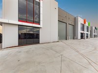 Evelyn Business Park/33 Axis Boulevard, Officer South
